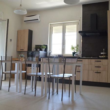 B&B La Via Di Casa Сан Леоне Екстериор снимка