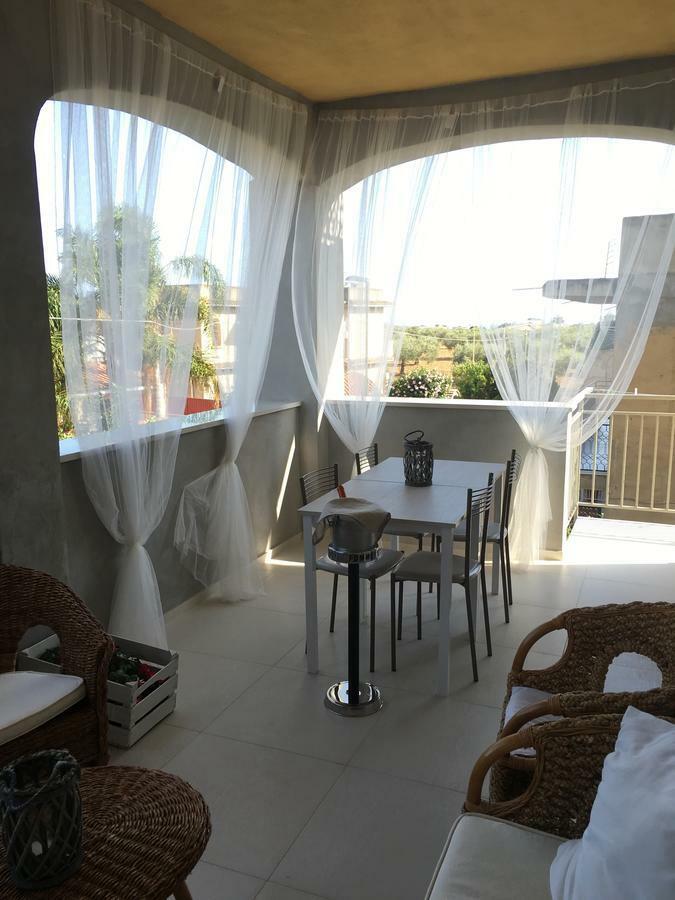 B&B La Via Di Casa Сан Леоне Екстериор снимка