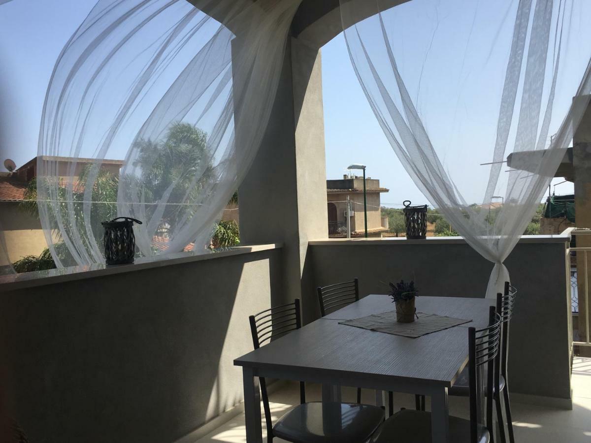 B&B La Via Di Casa Сан Леоне Екстериор снимка