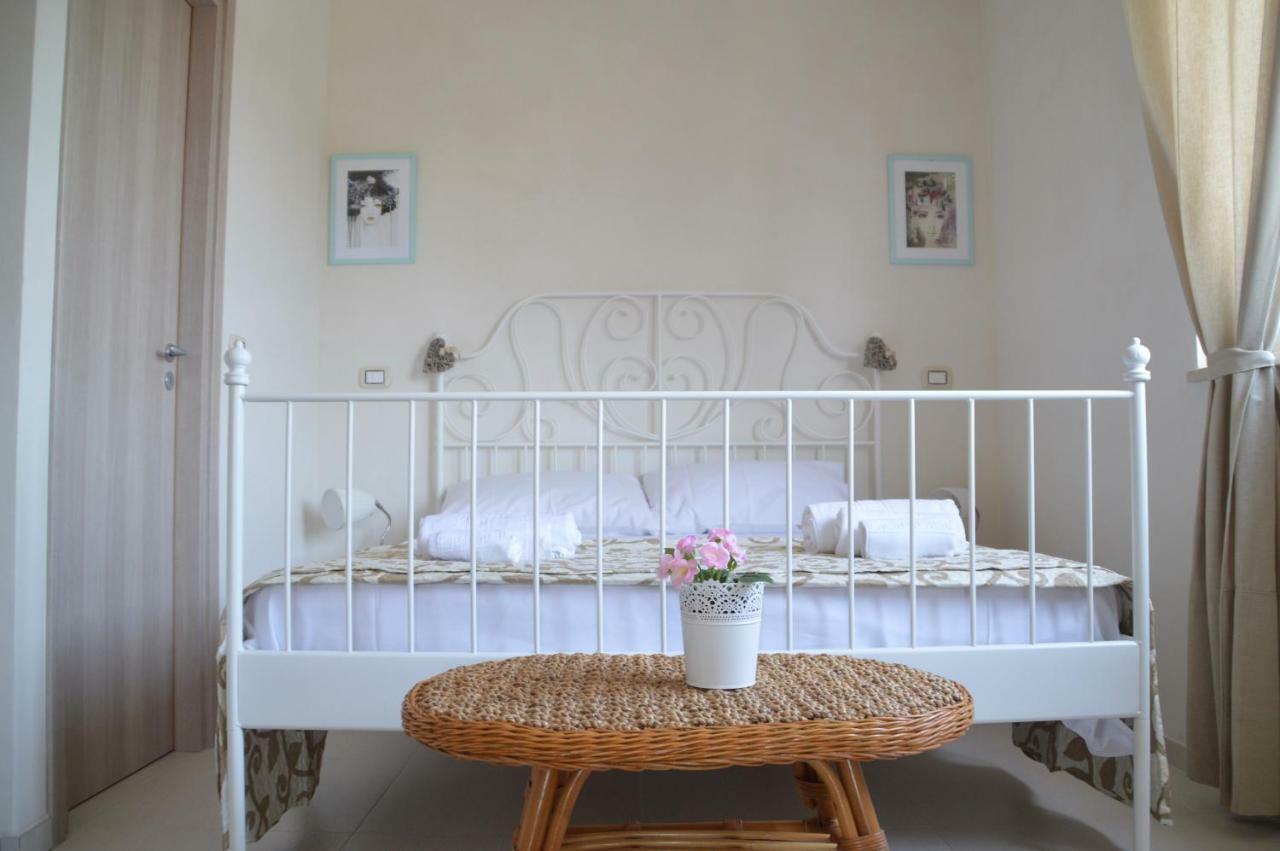 B&B La Via Di Casa Сан Леоне Екстериор снимка