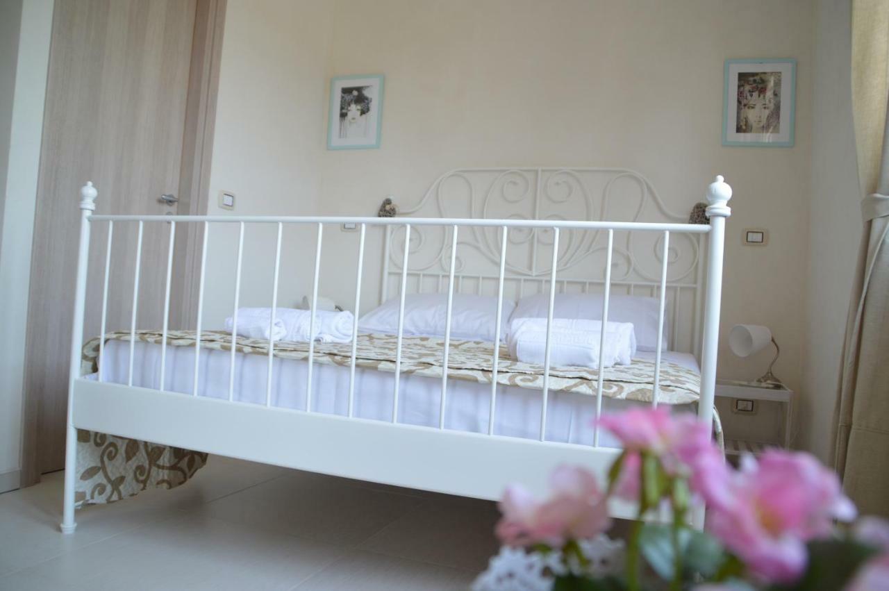 B&B La Via Di Casa Сан Леоне Екстериор снимка