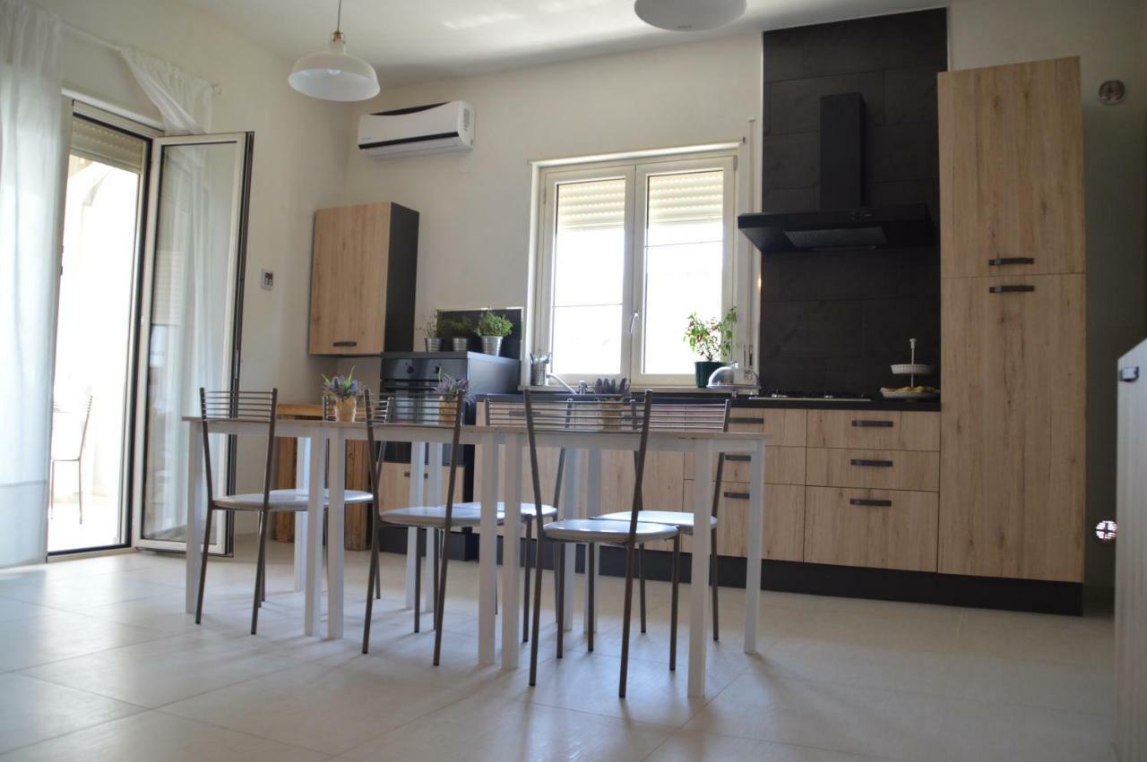 B&B La Via Di Casa Сан Леоне Екстериор снимка