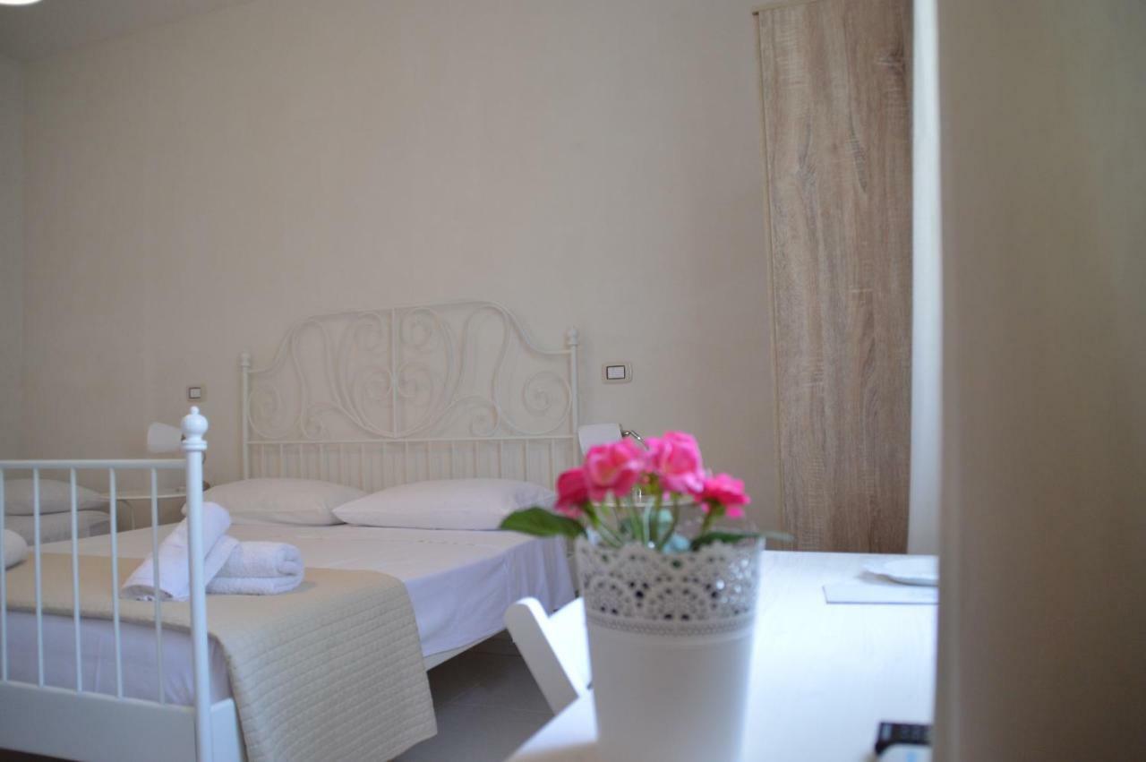 B&B La Via Di Casa Сан Леоне Екстериор снимка