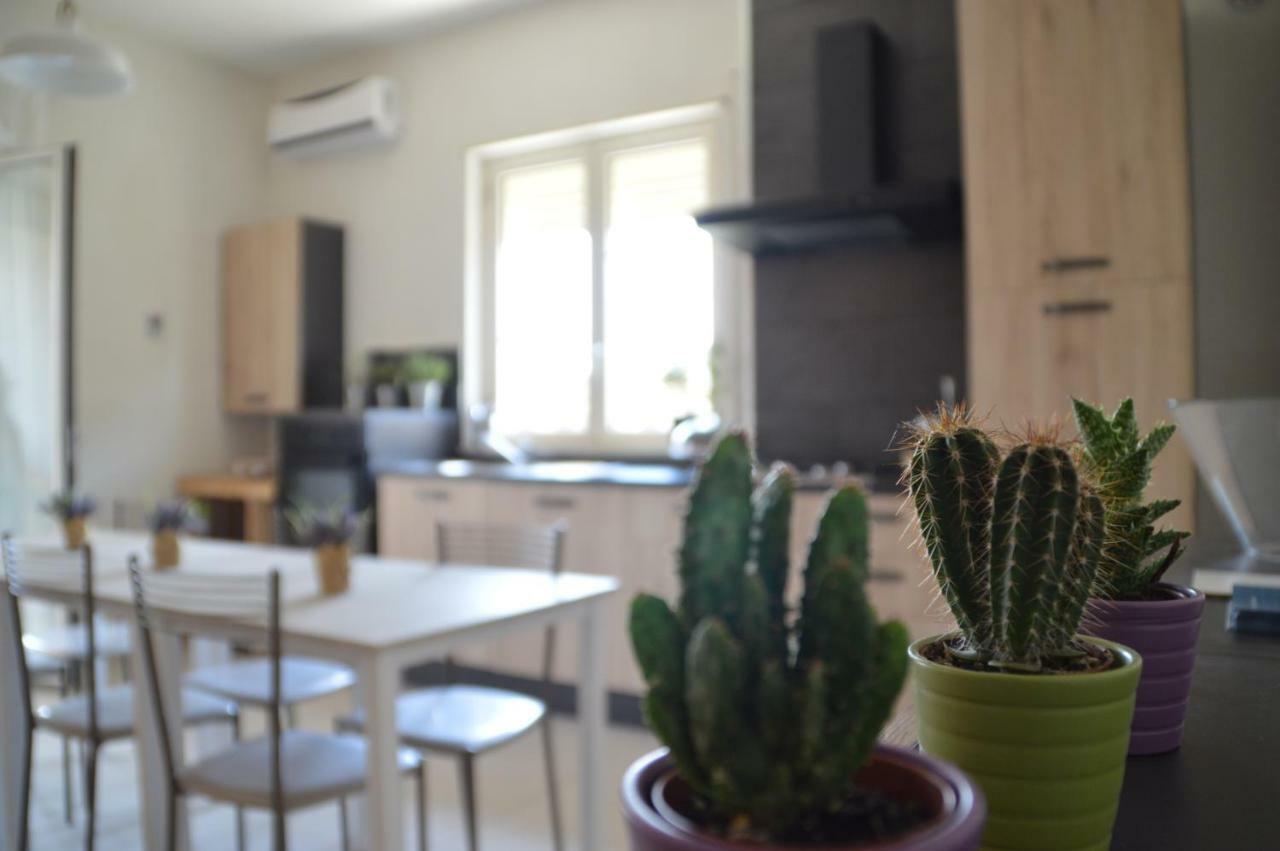 B&B La Via Di Casa Сан Леоне Екстериор снимка