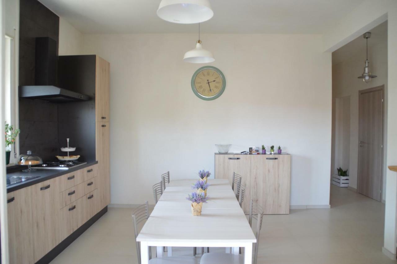 B&B La Via Di Casa Сан Леоне Екстериор снимка