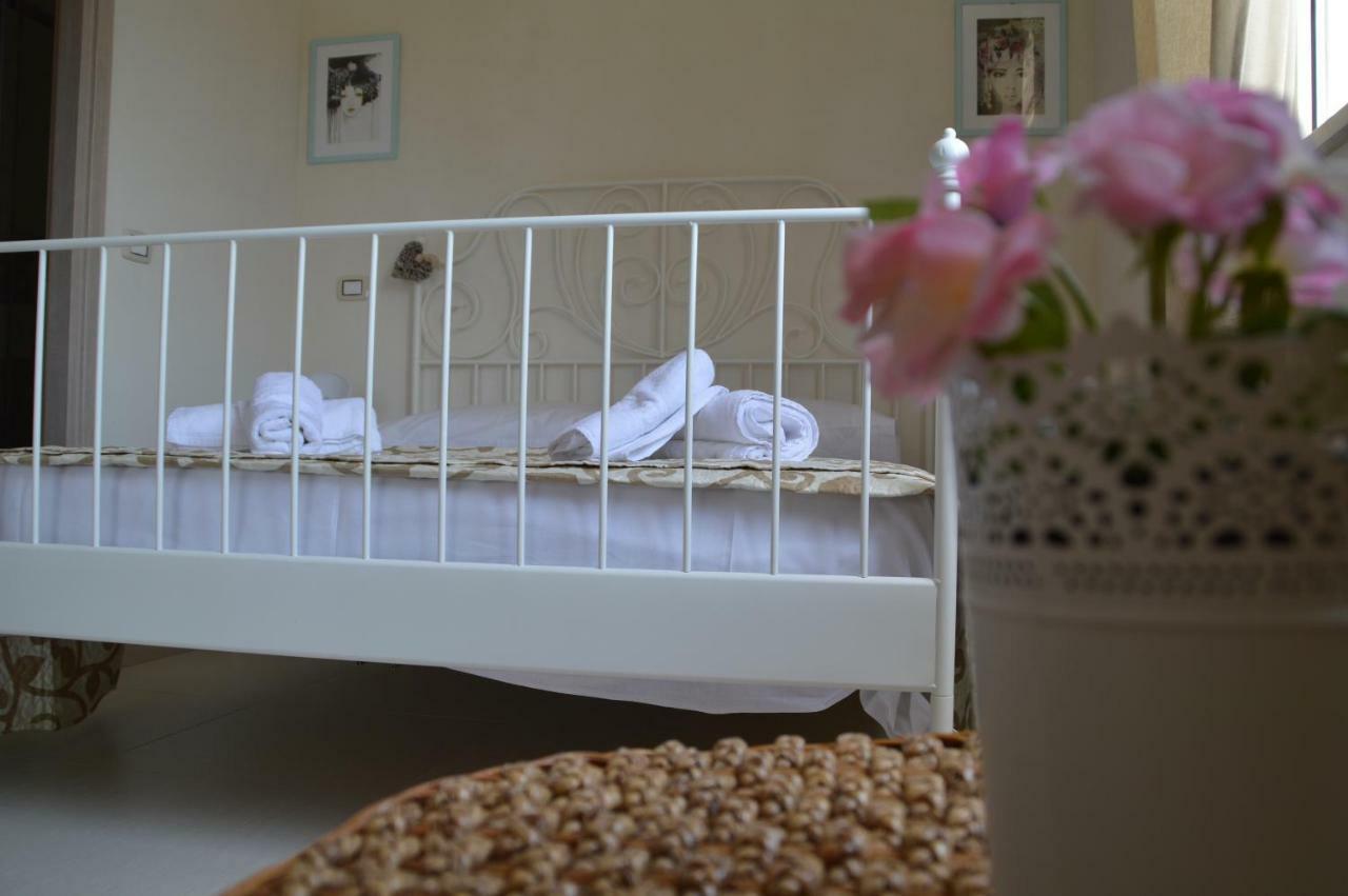 B&B La Via Di Casa Сан Леоне Екстериор снимка