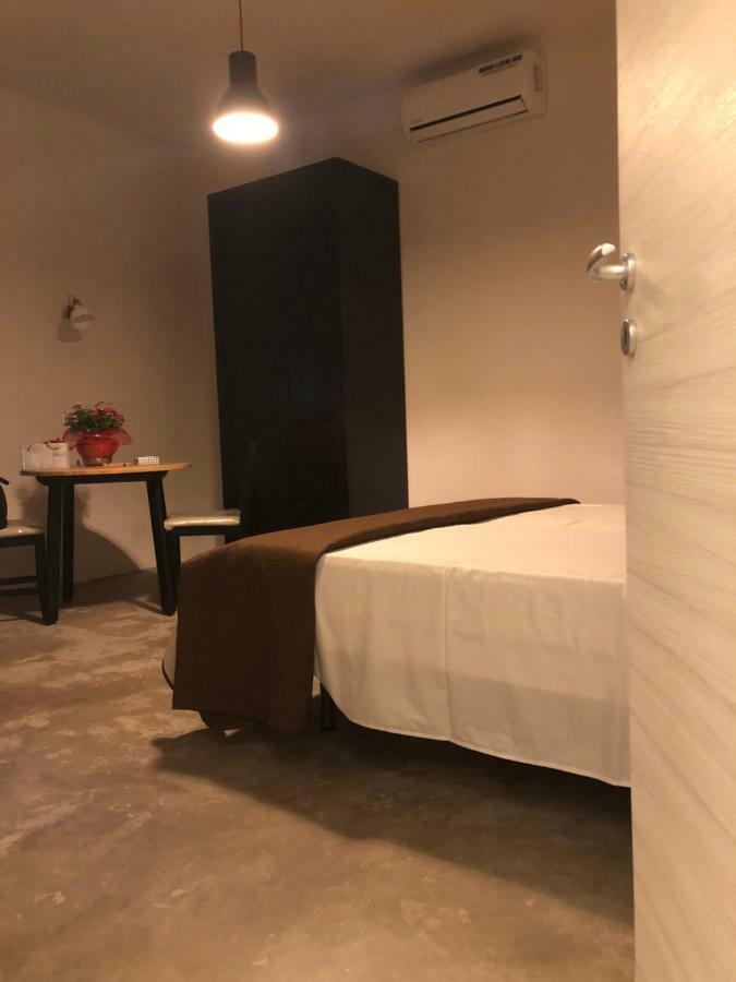 B&B La Via Di Casa Сан Леоне Екстериор снимка